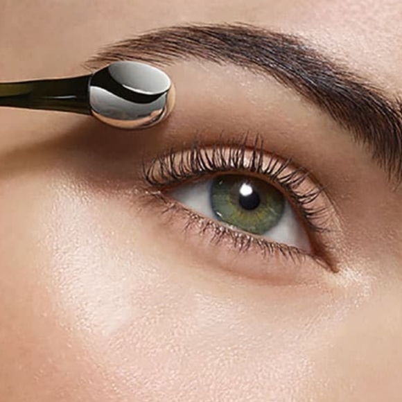 LA MER The Lifting Eye Serum - Picture 4 of 9